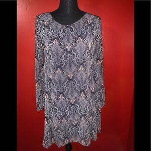 ASTR Long Sleeve Abstract Dress